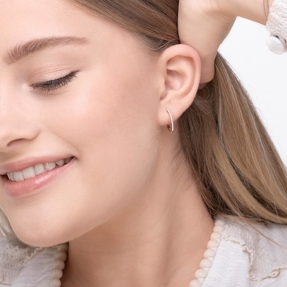 Creole Circle S mit Diamanten, 15mm, 18 Karat Rosegold Bild 3
