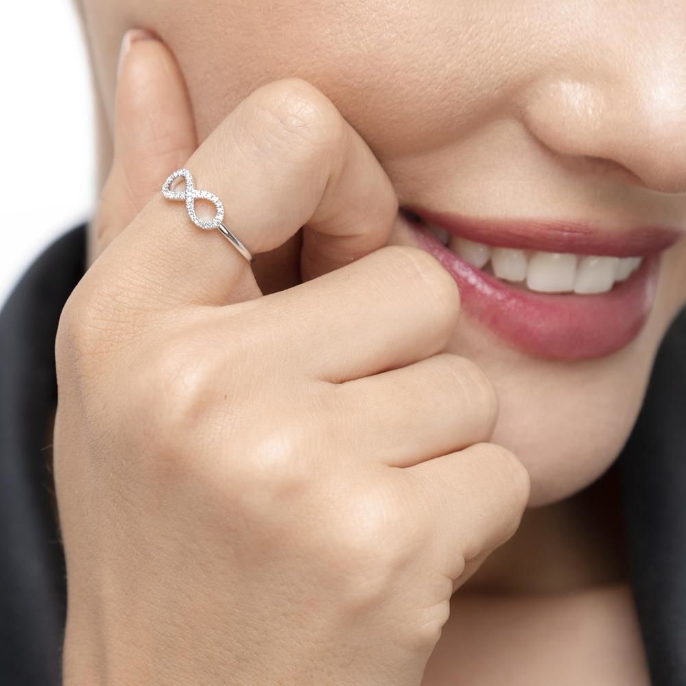 Infinityring mit Diamanten, 18 Karat Weigold, Gre 50 Bild 2
