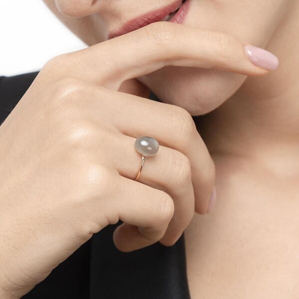 Ring Cabochon II, 14 Karat Rosegold, Grauer Mondstein Bild 3